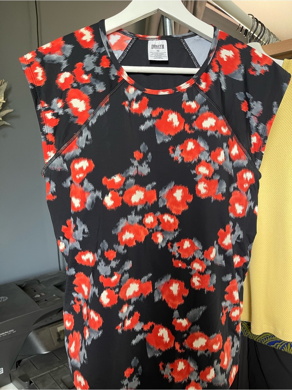 Duluth Trading Co Swim Shirt, rash guard, built in bra, Sz10